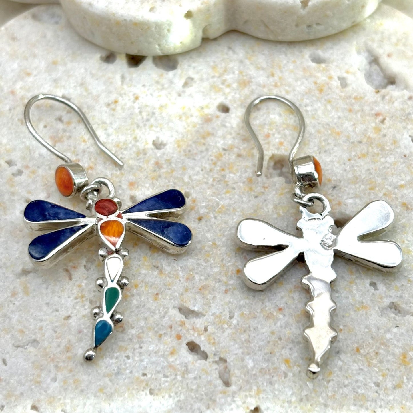 Dos des boucles d'oreilles Aéria en argent