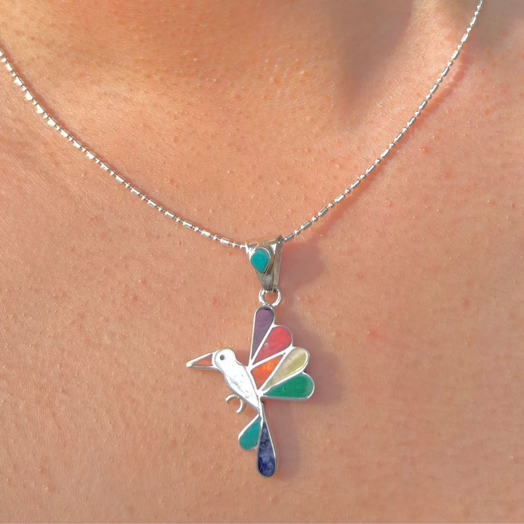Collier artisanal en argent avec pendentif colibri et pierres naturelles Cholita Nova