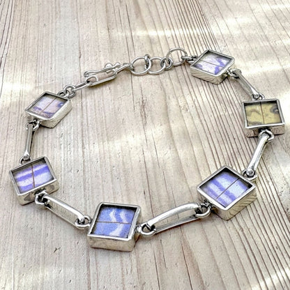Bracelet Aelya Carré Violet irisé en argent et ailes de papillon