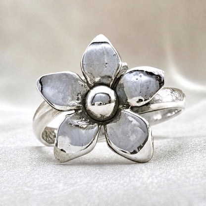 Bague Fleur ajustable en argent avec motif à cinq pétales