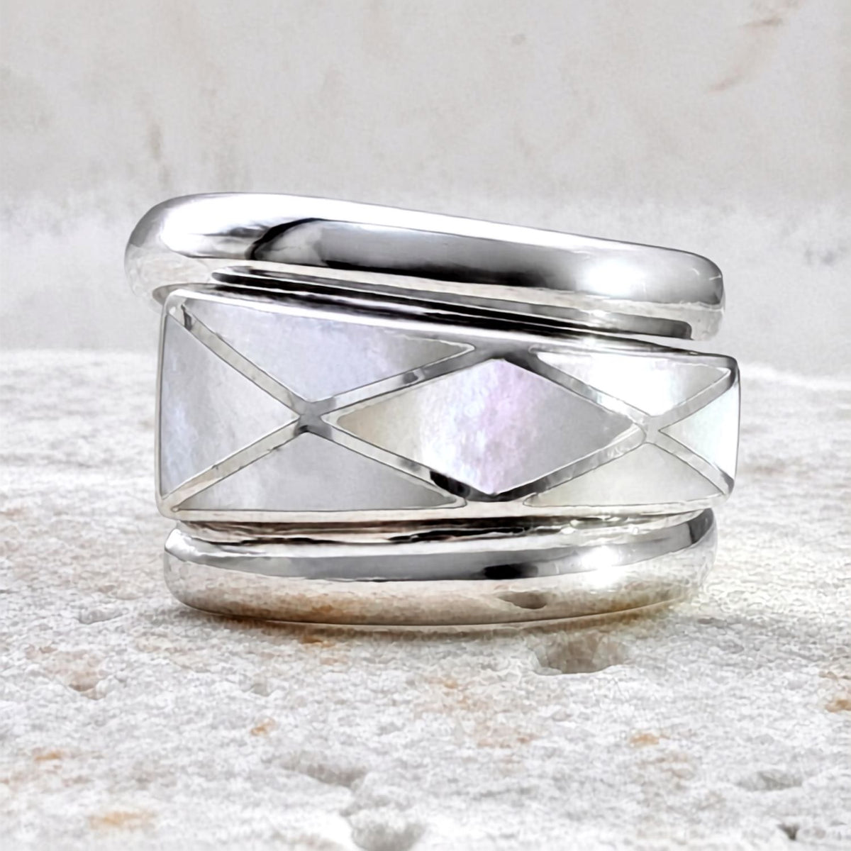 Bague Linea ajustable en argent et nacre