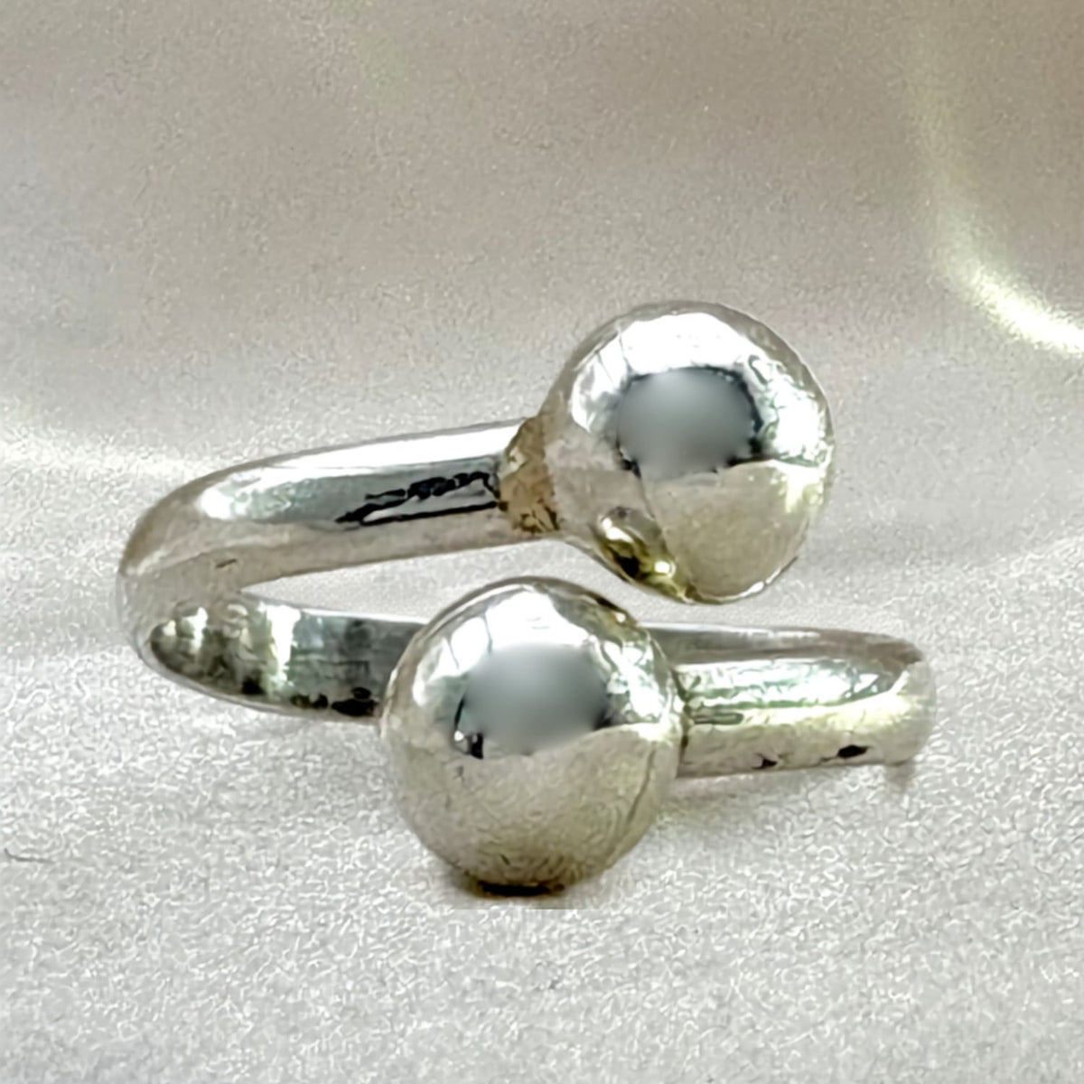 Bague Orbe ajustable en argent avec deux sphères