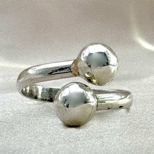 Bague Orbe ajustable en argent avec deux sphères