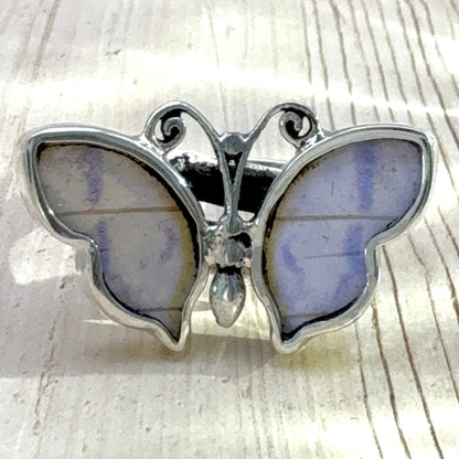 Bague Azura Délicate Violet irisé en argent avec ailes de papillon naturelles