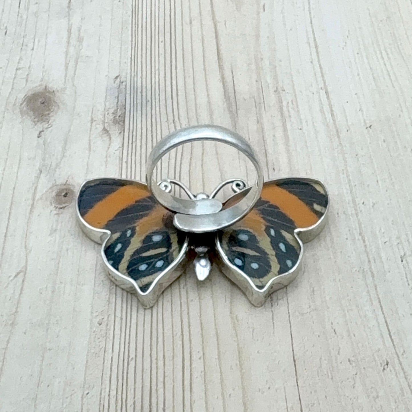 Bague Azura Majesté Rouge velours vue arrière avec anneau ajustable en argent