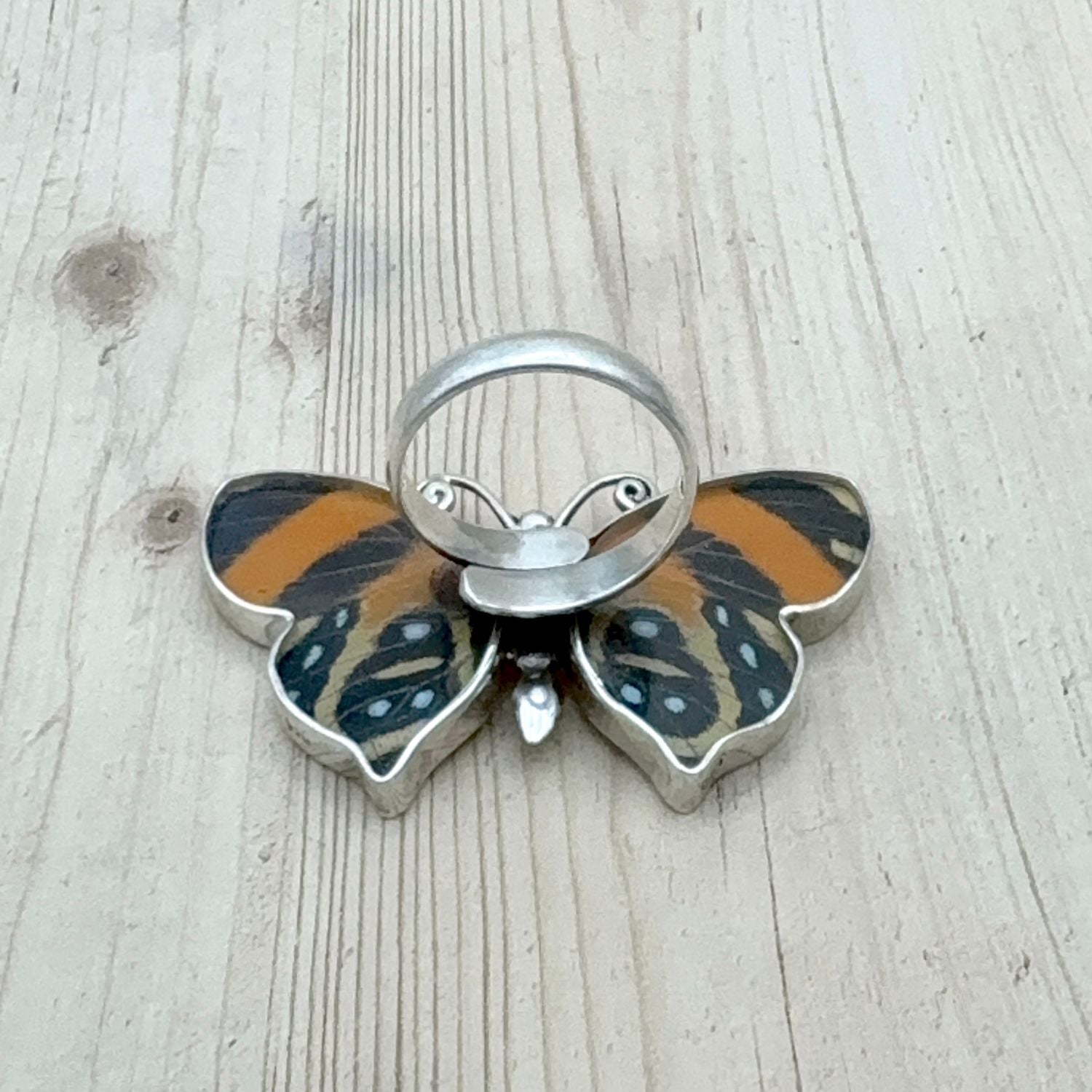 Bague Azura Majesté Rouge velours vue arrière avec anneau ajustable en argent