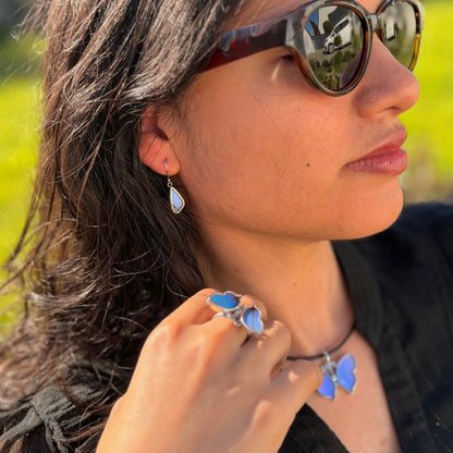 Bague Azura avec autres bijoux de la collection Éclosion
