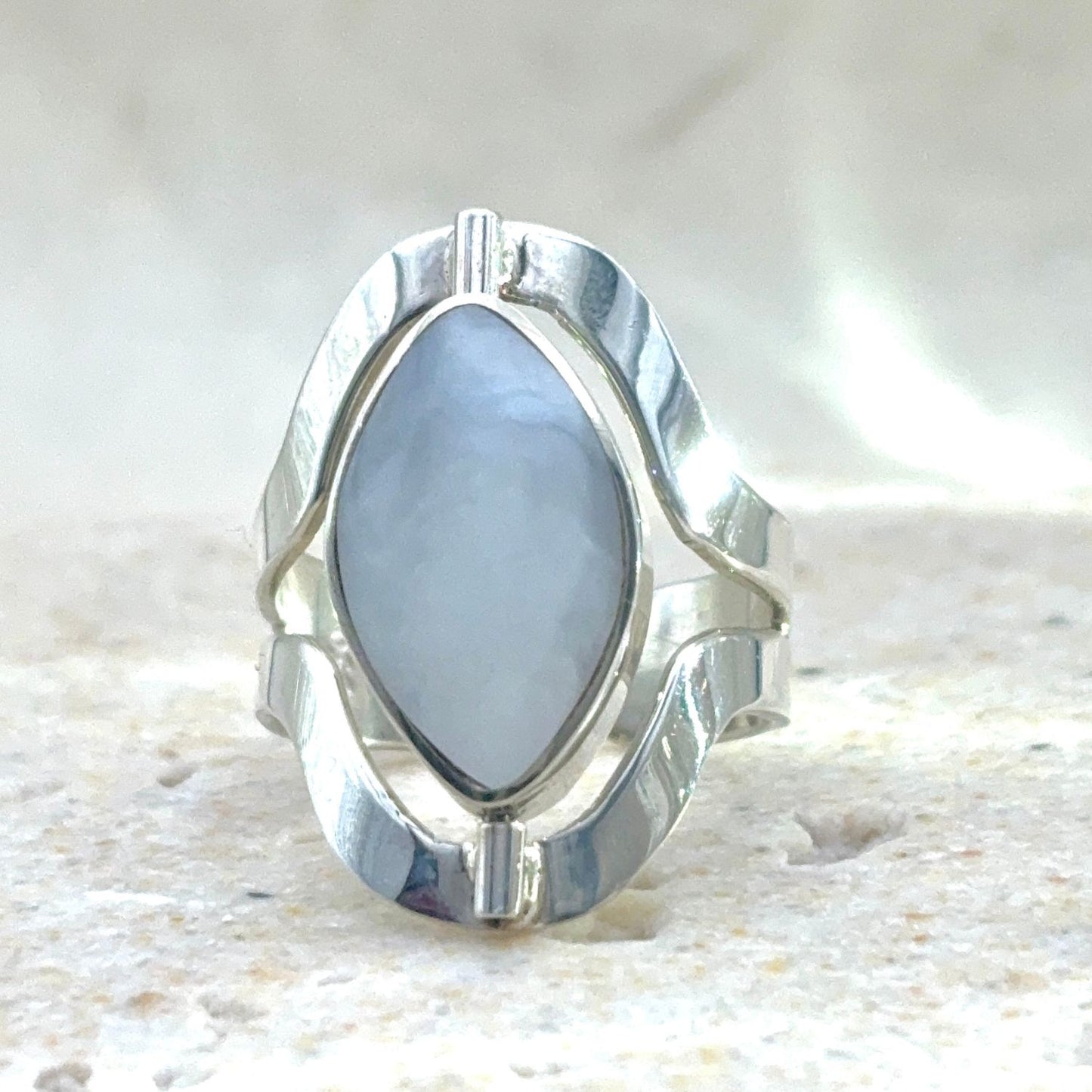 Bague Duo en argent avec nacre – pierre naturelle aux reflets nacrés