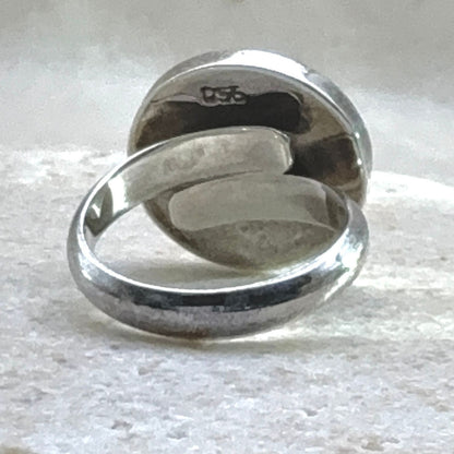 Intérieur de la bague Spira en argent avec anneau ajustable