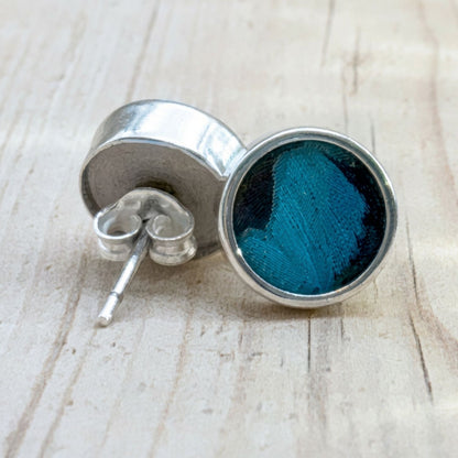 Vue arrière des boucles d’oreilles Azura Ronde Bleu céleste avec fermoir poussette