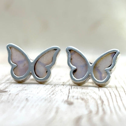 Boucles d’oreilles papillon en argent et ailes naturelles – Violet irisé