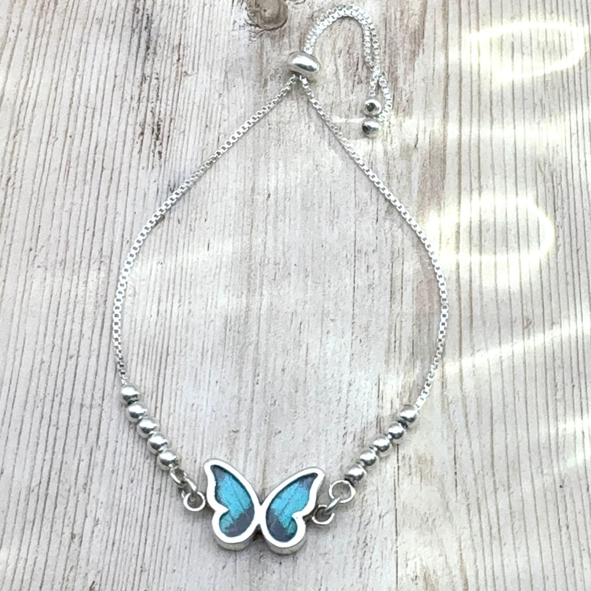 Bracelet Azuria Bleu céleste en argent – vue complète du bracelet réglable