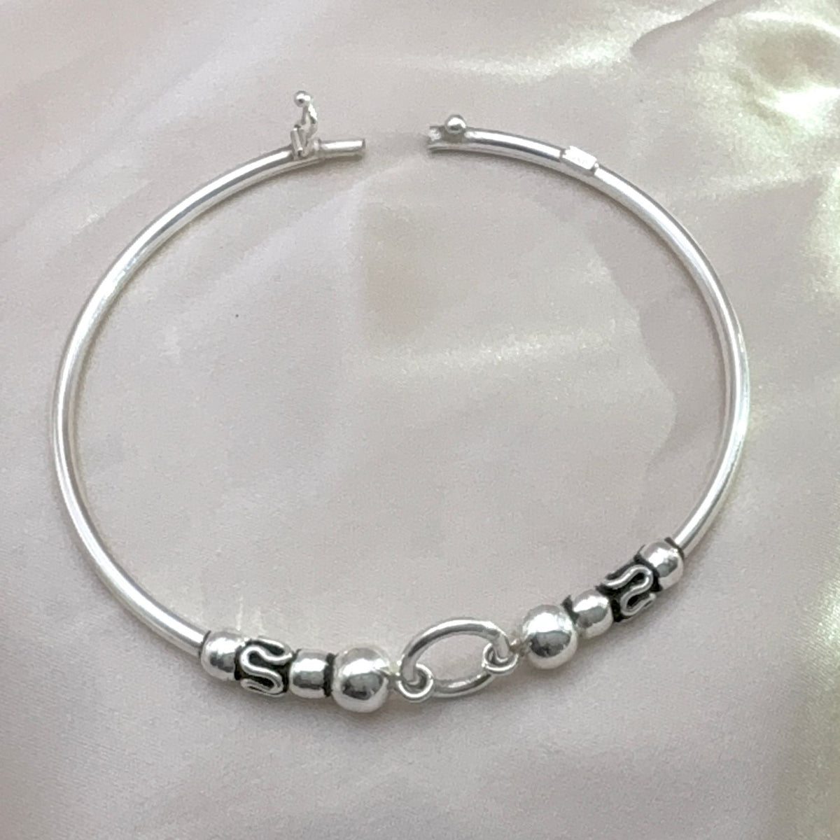 Bracelet jonc Oria en argent avec fermoir crochet