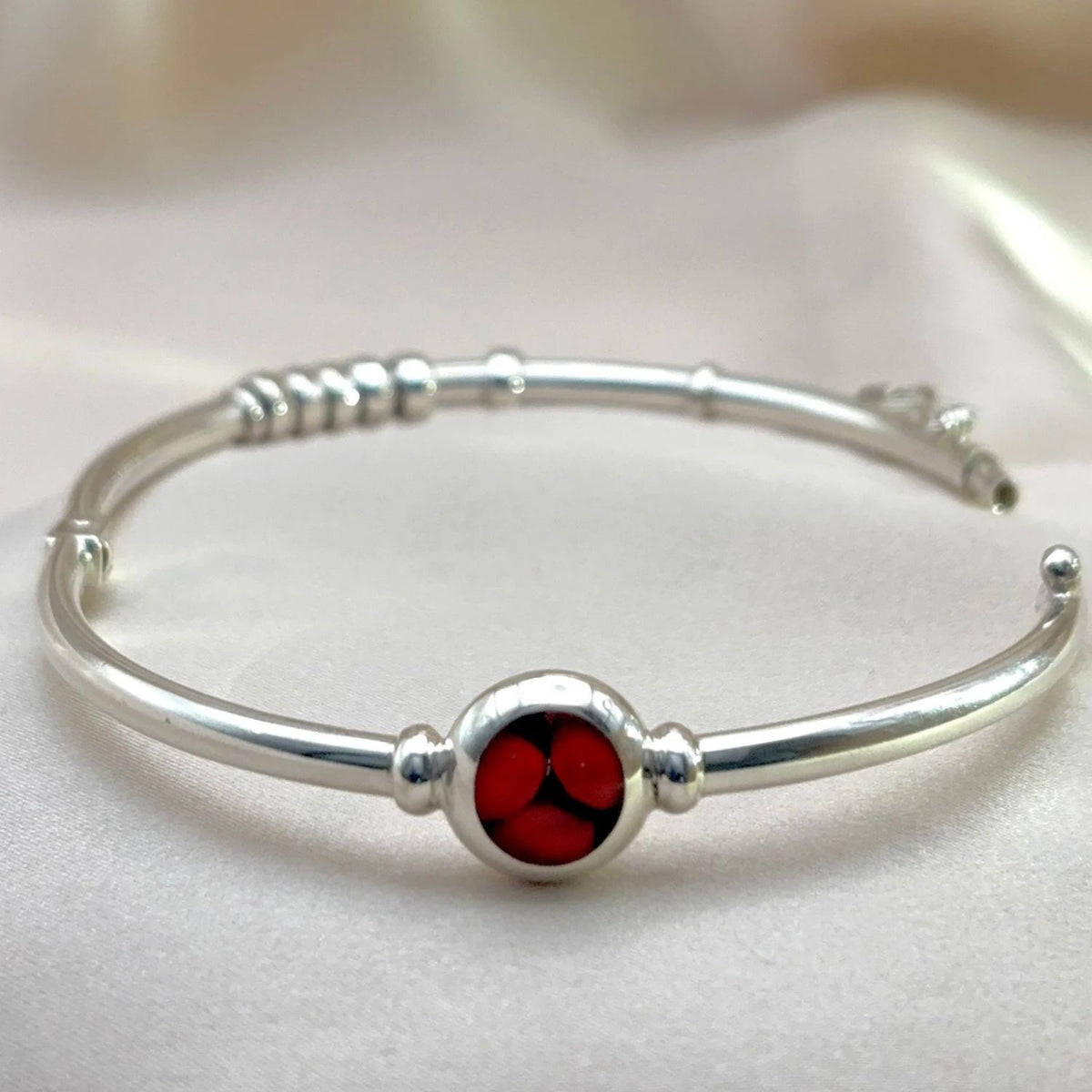 Bracelet Huayruro en argent avec fermeture à crochet