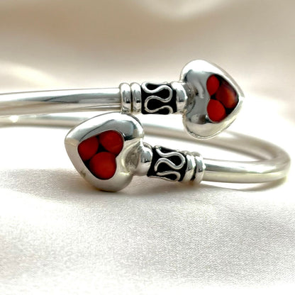 Bracelet Huayruro Cœur en argent avec graines naturelles rouges et noires