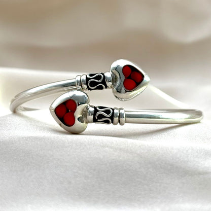 Bracelet jonc réglable en argent avec huayruros naturels