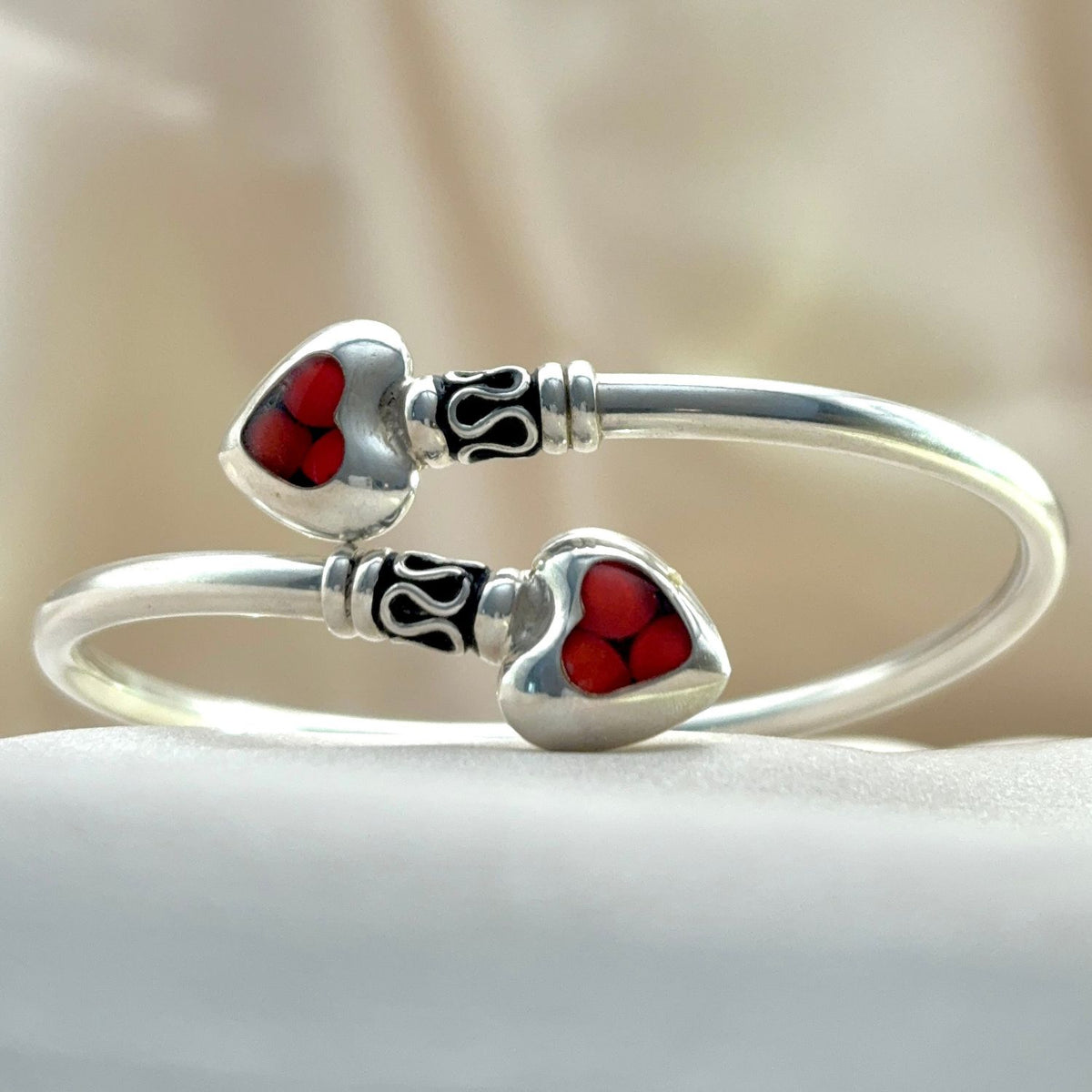 Bracelet jonc en argent Huayruro Cœur artisanal
