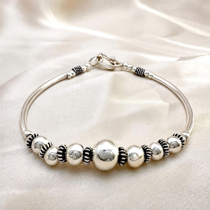 Bracelet jonc Sélia en argent avec fermoir crochet