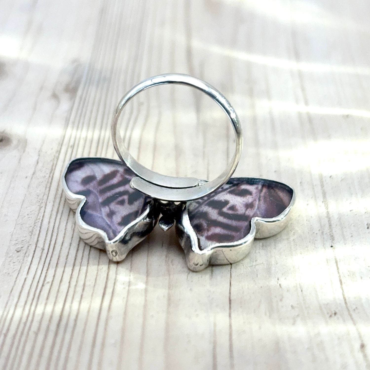 Grande Bague Azura Ambre nocturne vue arrière avec anneau ajustable en argent