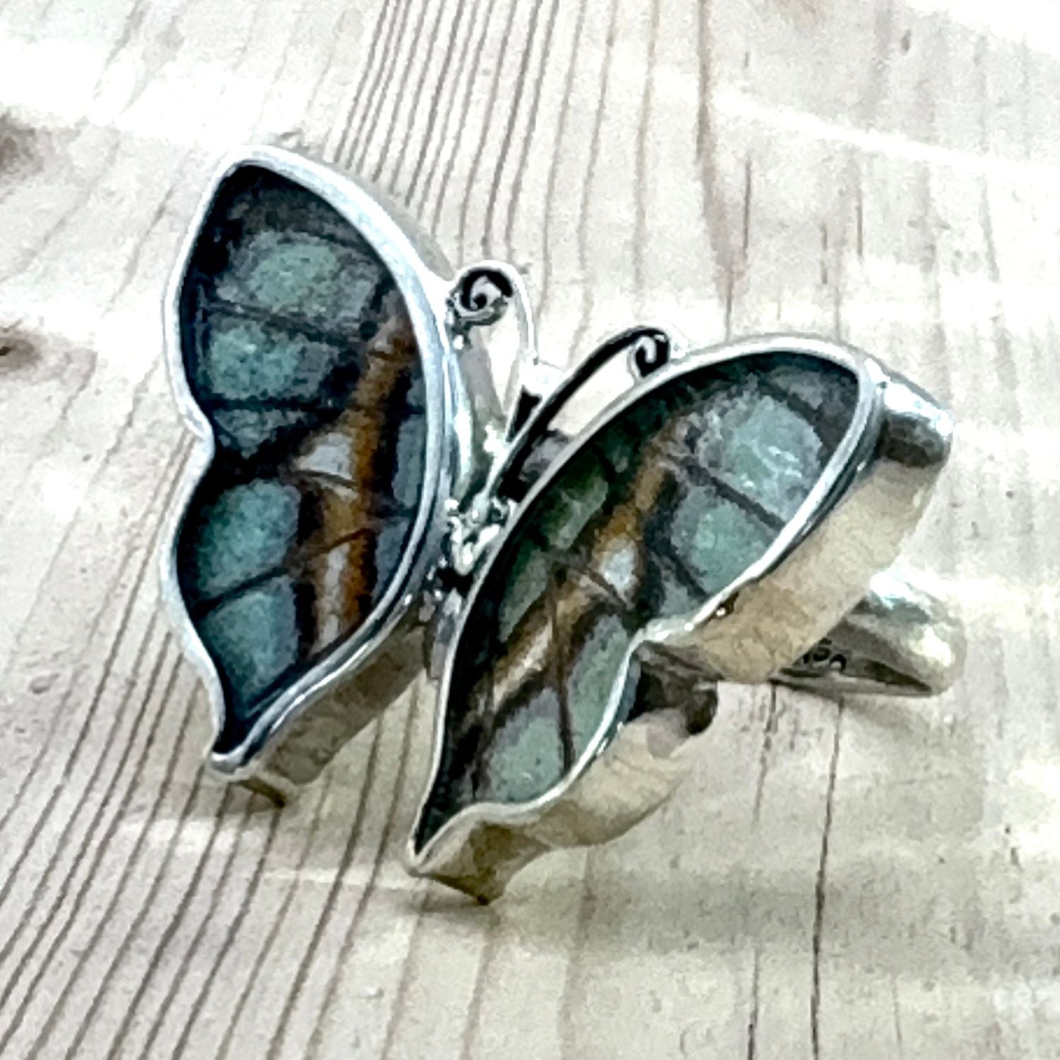 Grande Bague Azura Vert d’eau en argent vue de profil