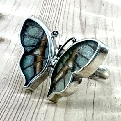 Grande Bague Azura Vert d’eau en argent vue de profil