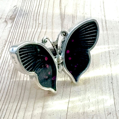 Grande Bague Azura Noir framboise en argent vue de profil