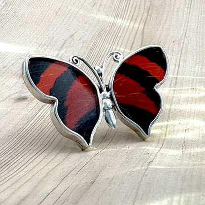 Bague Azura Majesté en argent avec ailes de papillon naturelles Rouge velours
