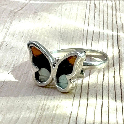 Petite Bague Azura Ambré nocturne en argent vue de côté avec anneau ajustable