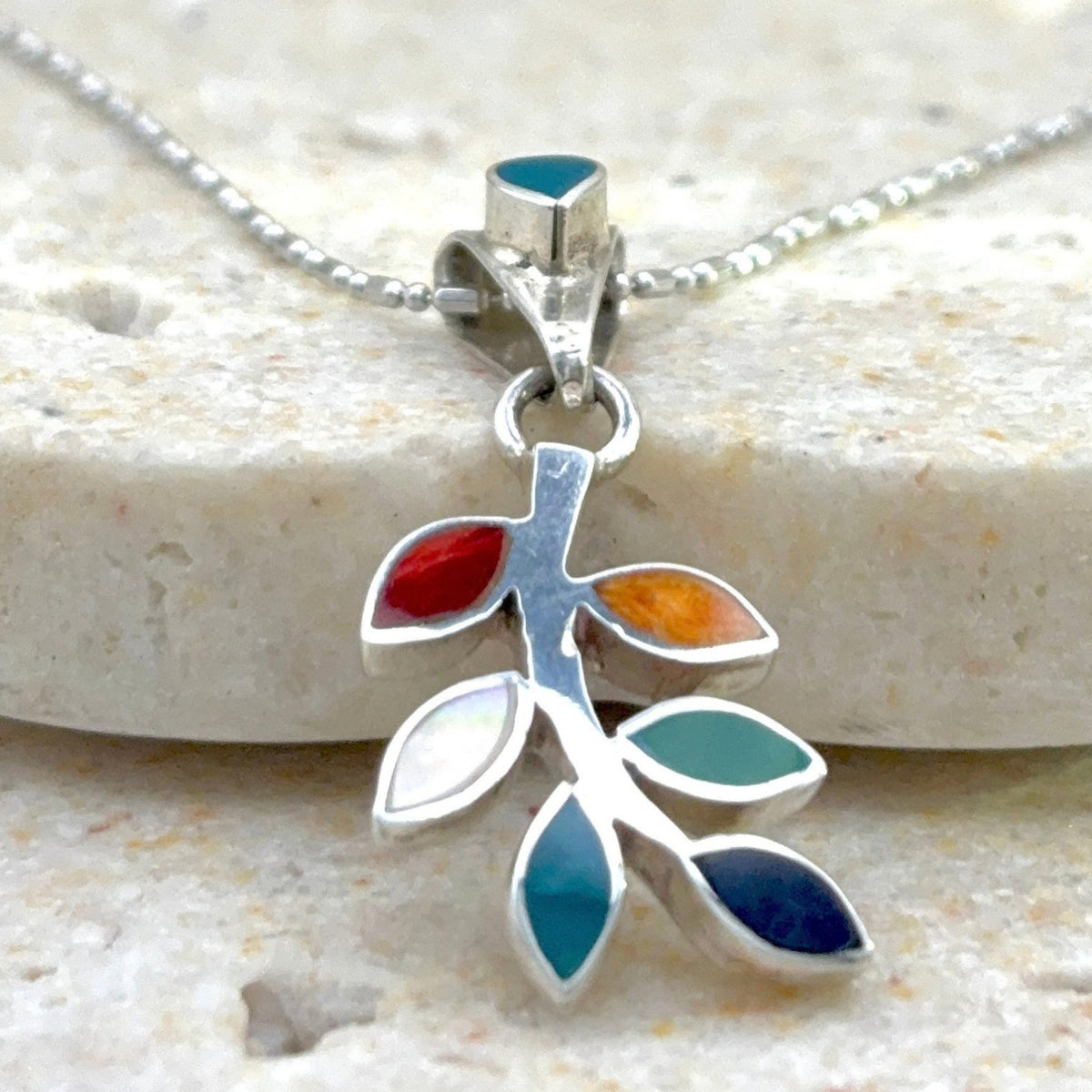 Pendentif Ramée multicolore en argent et pierres naturelles avec chaîne