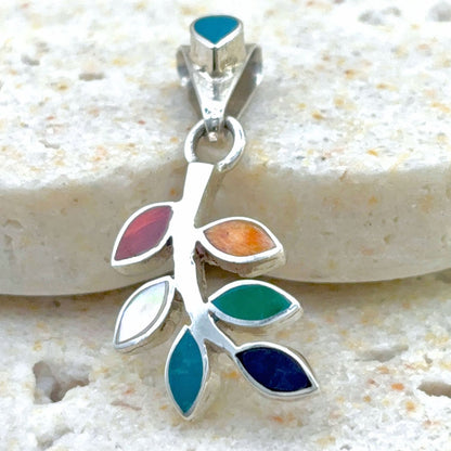 Pendentif Ramée multicolore en argent et pierres naturelles – motif feuilles