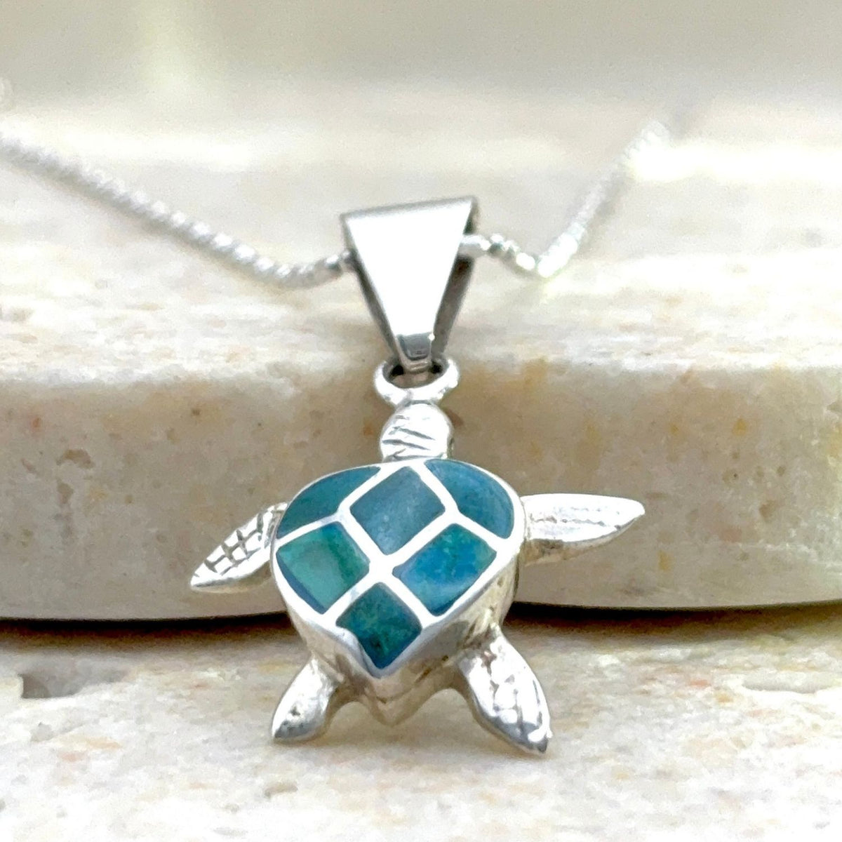 Pendentif Tortue Verte en argent et chrysocolle avec chaîne