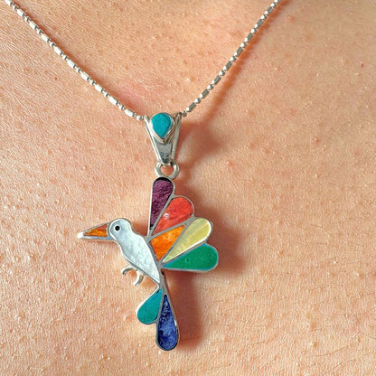 Pendentif Colibri porté avec chaîne en argent