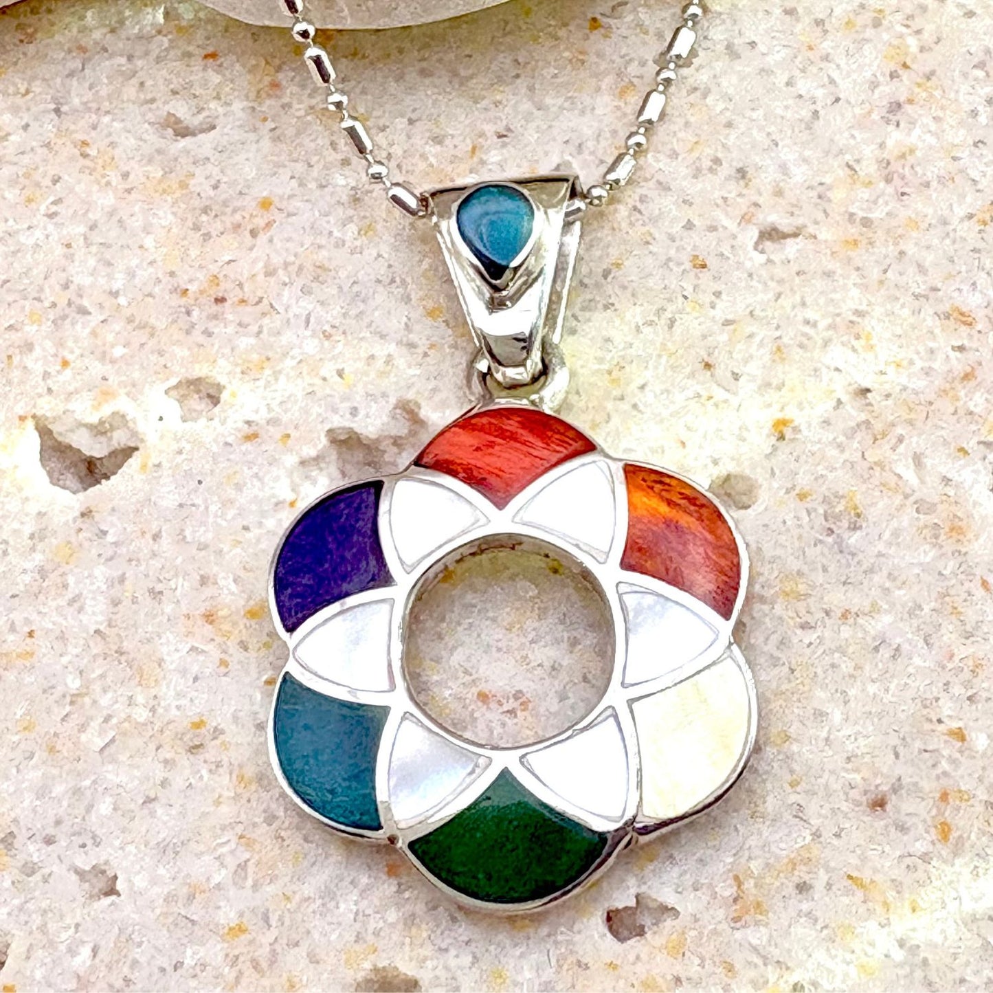 Pendentif Corolle en argent avec chaîne en argent 925