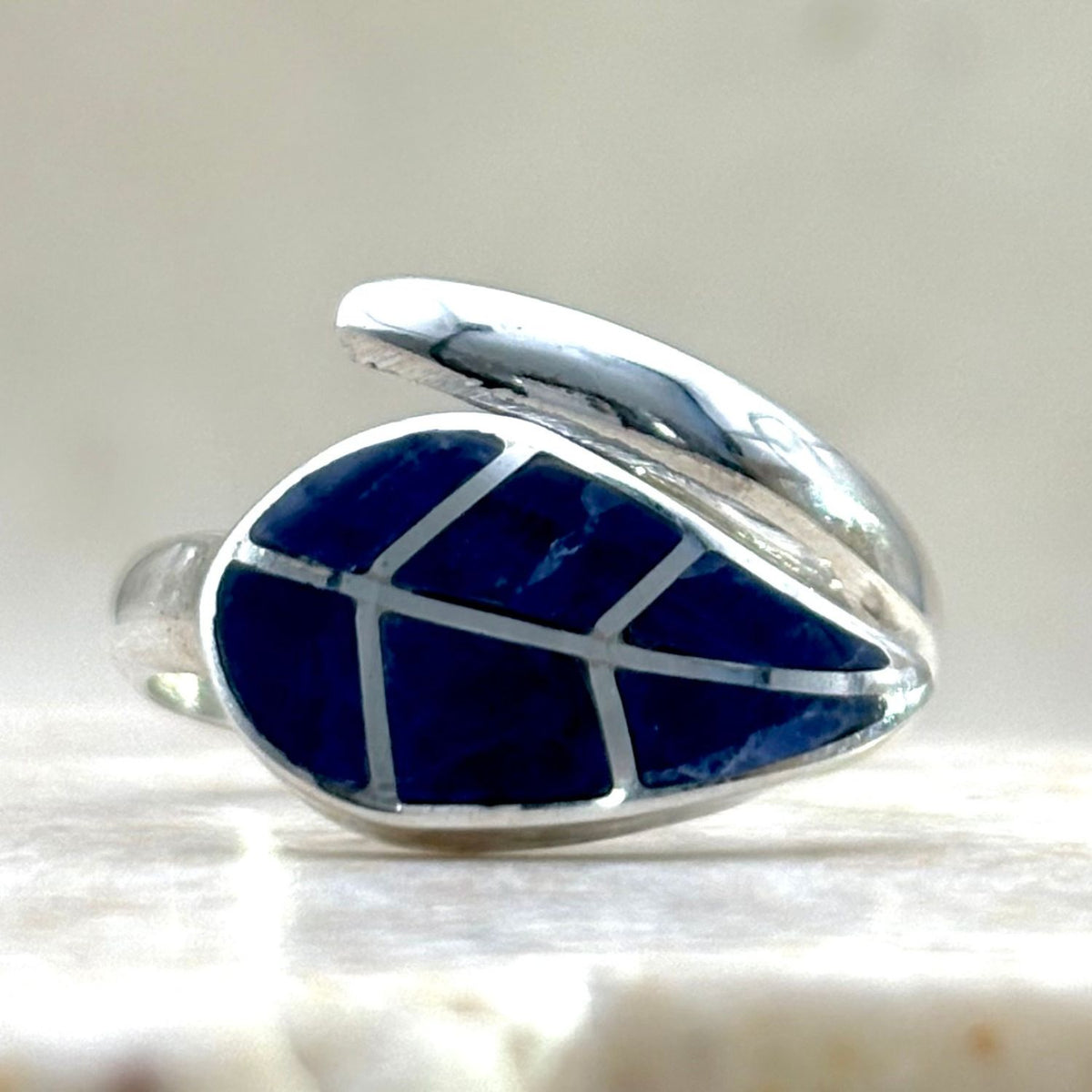 Bague Vita ajustable en argent, nacre et lapis-lazuli