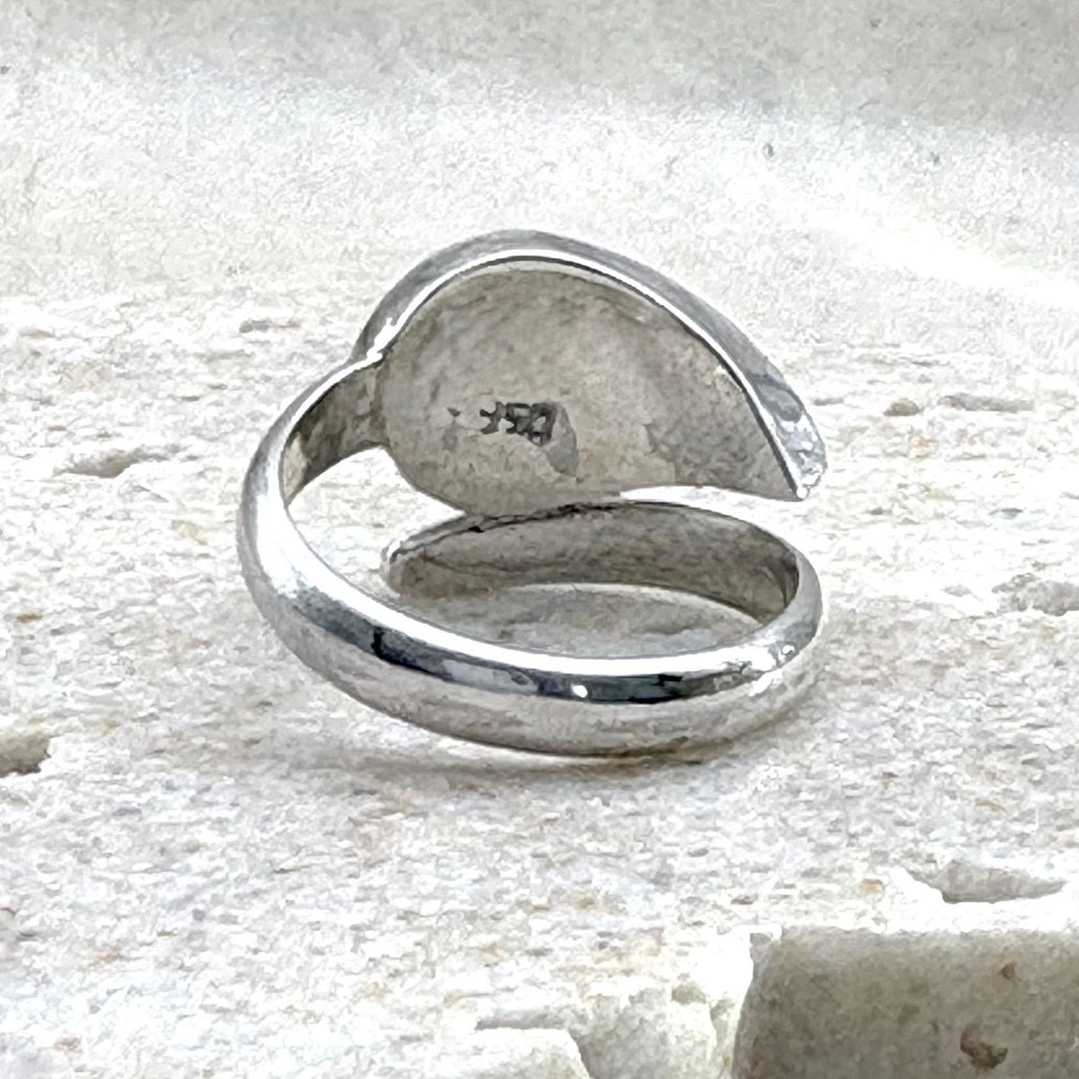 Vue arrière de la bague Vita ajustable en argent