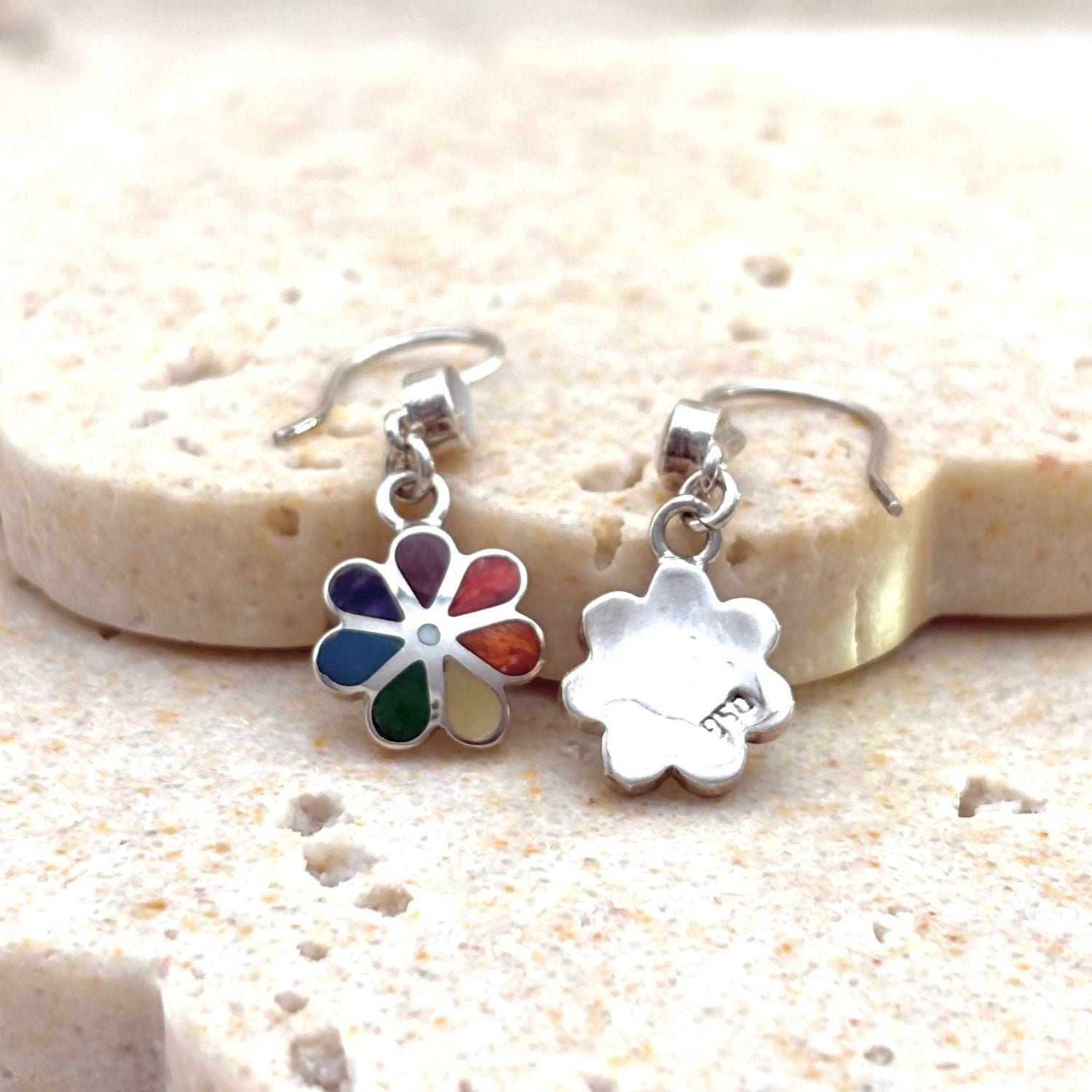 Boucles Flora en argent et pierres naturelles multicolores, vue recto verso