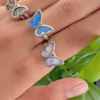 Vidéo de la Petite Bague Azura et de ses reflets naturels